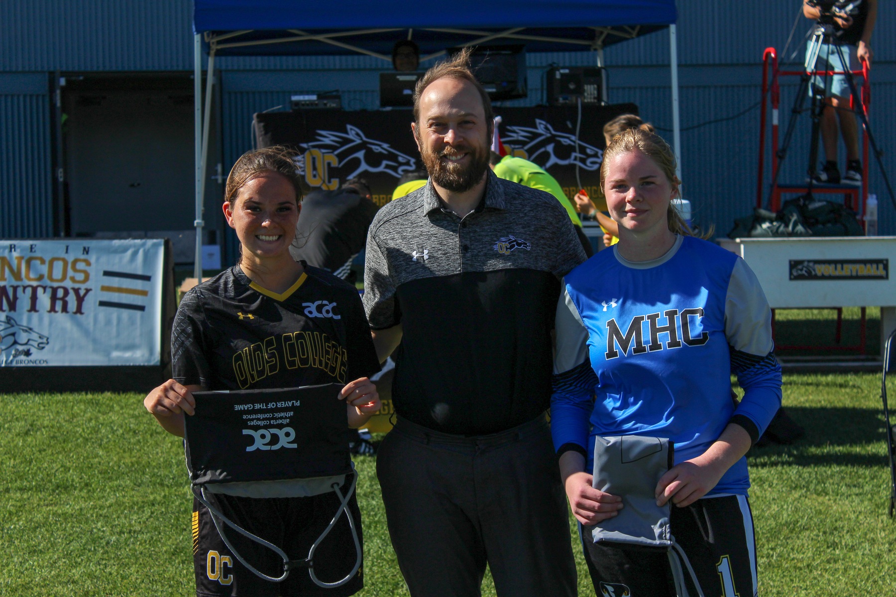http://gobroncos.ca/sports/wsoc/2019-20/photos/IMG_2910.jpg